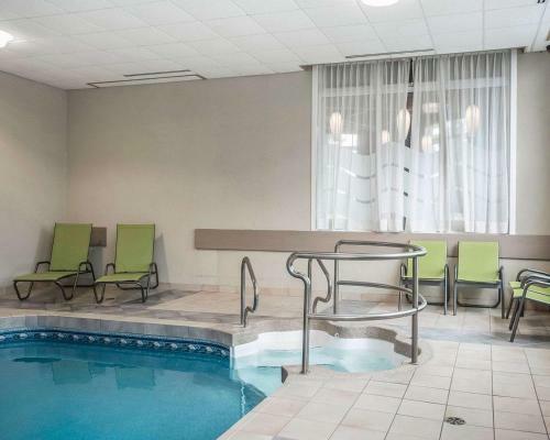 Hotel H�tel Quality Suites Drummondville