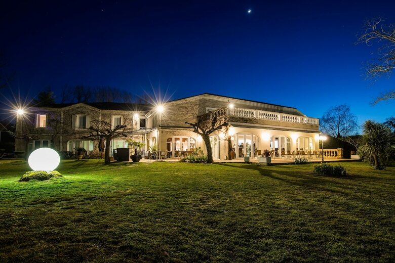 Hotel Le Renaissance