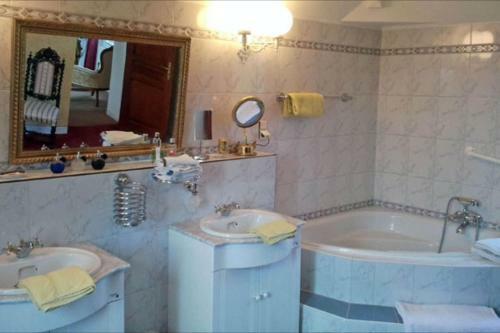 Bed & Breakfast Chateau Du Mesnil