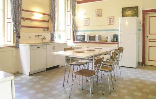 Holiday Home St Lyphard L-715