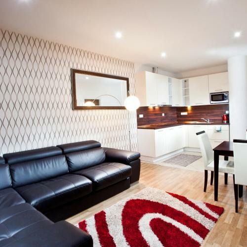 Apartments Kope?n� With Parking