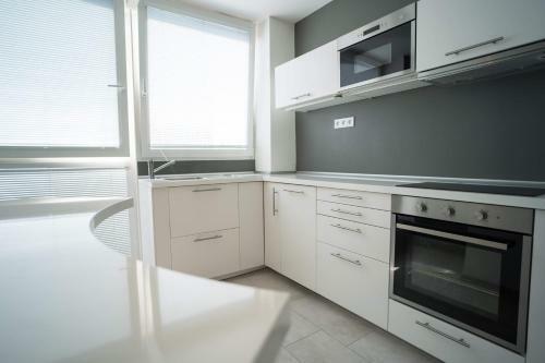 Apartments Kope?n� With Parking