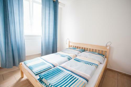 Apartments Kope?n� With Parking