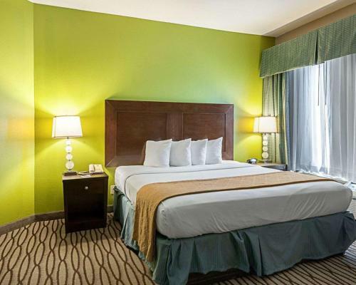 Hotel Quality Suites Sulphur