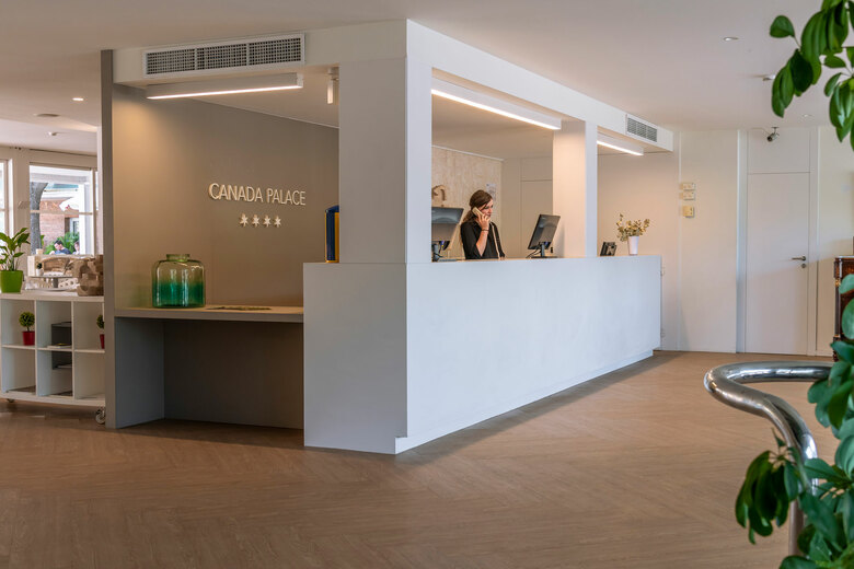Hotel Canada Palace