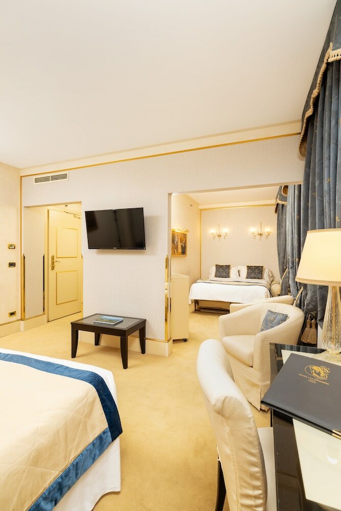 Hotel A La Commedia