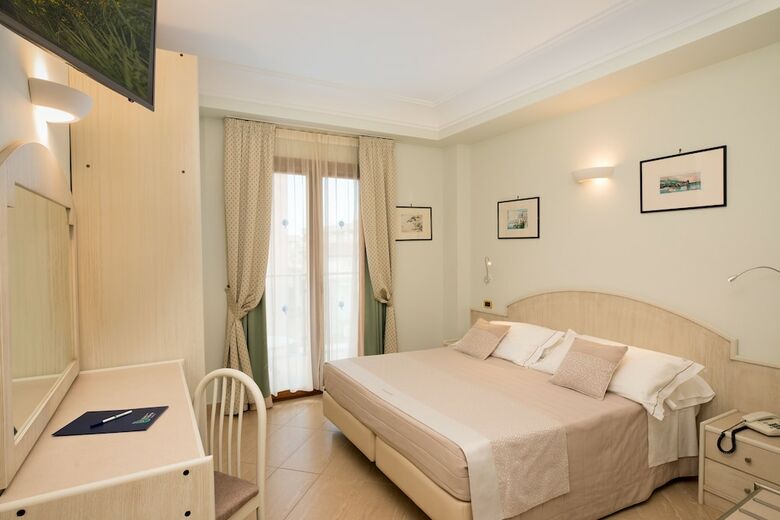 Comfort Hotel Gardenia Sorrento Coast