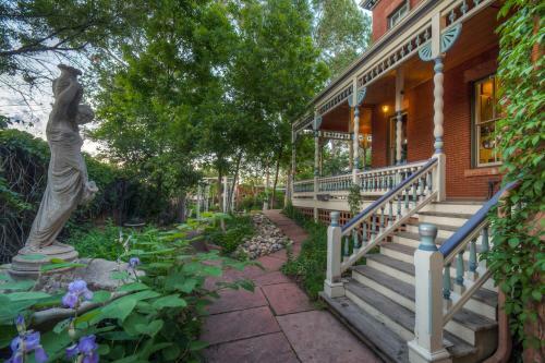 Bed & Breakfast Lumber Baron Inn And Gardens
