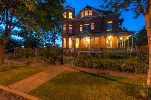 Bed & Breakfast Lumber Baron Inn And Gardens