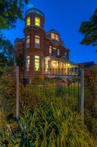 Bed & Breakfast Lumber Baron Inn And Gardens