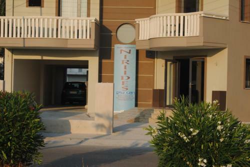 Niriides Studios And Apartments