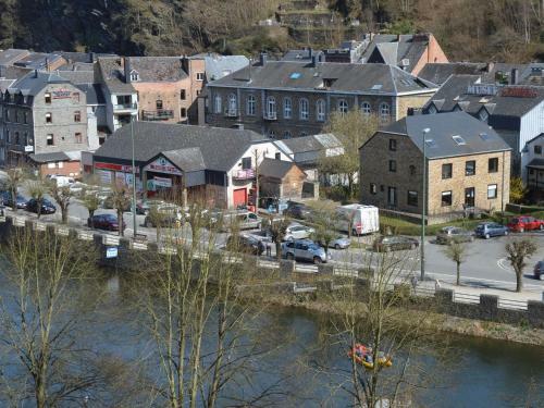 Les Hirondelles En Fagne Fleurie