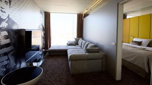Sono Hotel