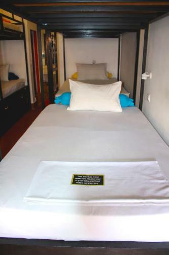 Hostal Top Banana Guesthouse & Rooftop Bar
