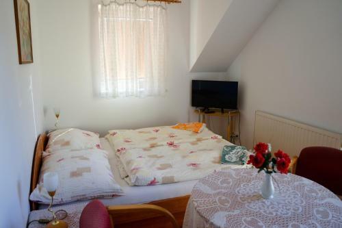 Hostal Pension Em-garni