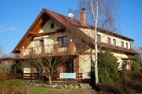 Hostal Pension Em-garni