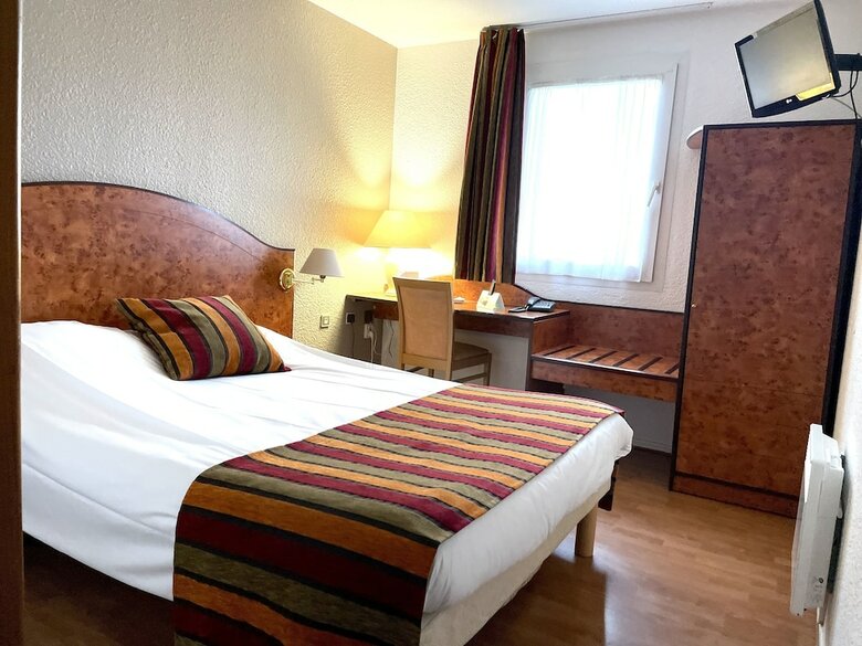 Cottage Hotel