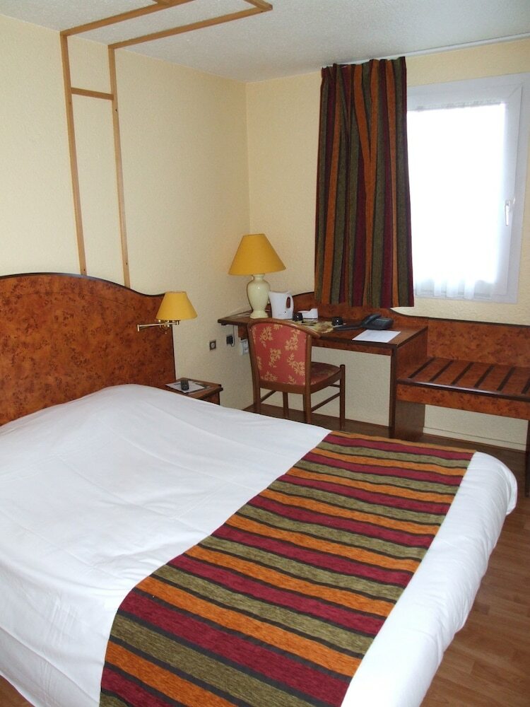 Cottage Hotel