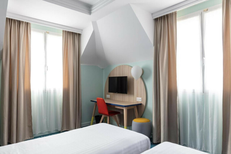 Grand Magic Hotel