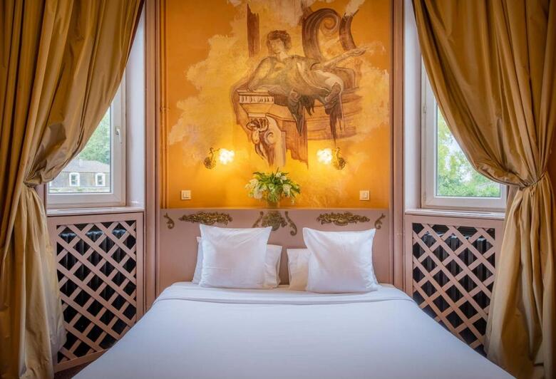 Inter-hotel Le Chateau Des Reynats