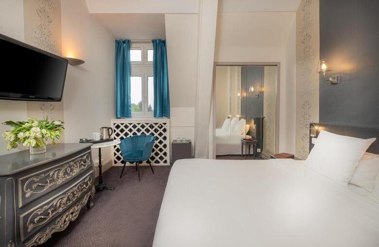 Inter-hotel Le Chateau Des Reynats