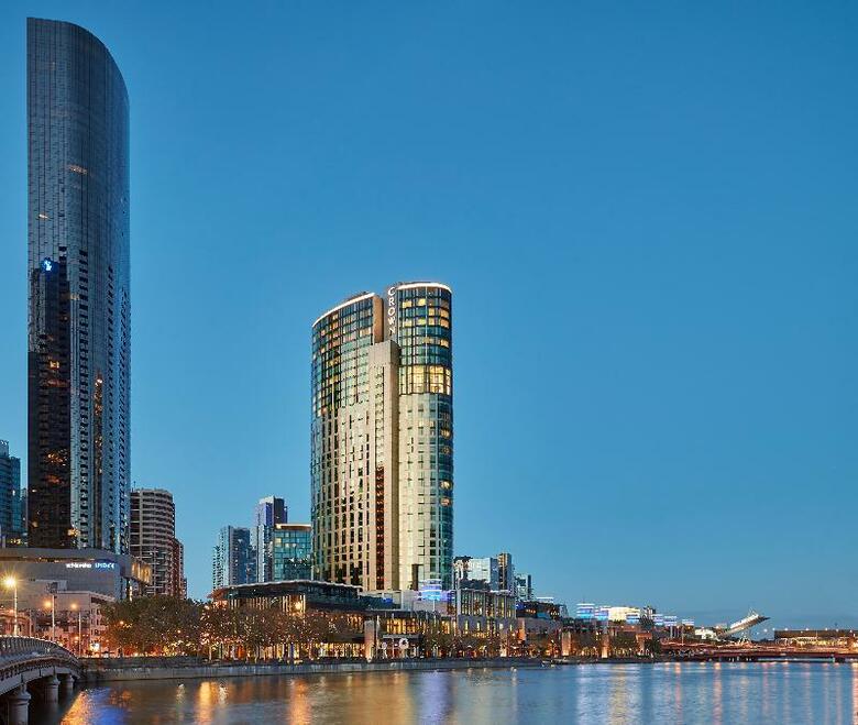 Hotel Crown Towers