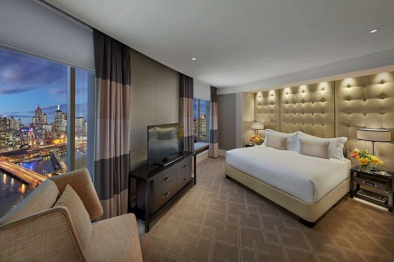 Hotel Crown Towers