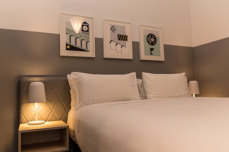 Aarons Hotel Sydney