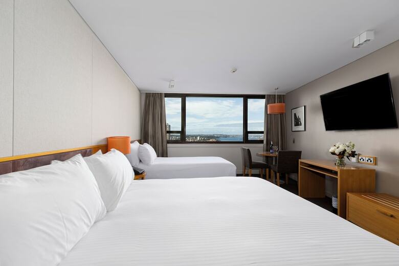 Hotel Harbourview