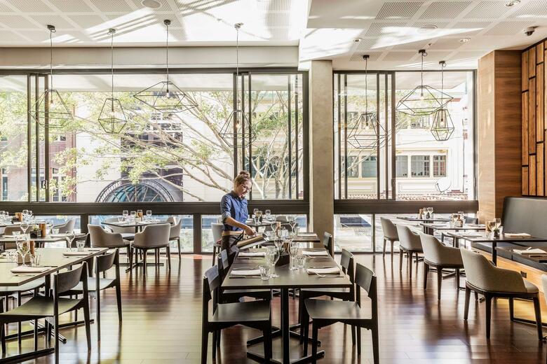 Hotel Chifley At Lennons