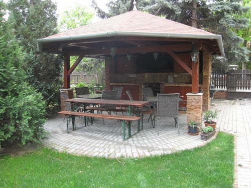 Apartamento Zr�nyi H�z