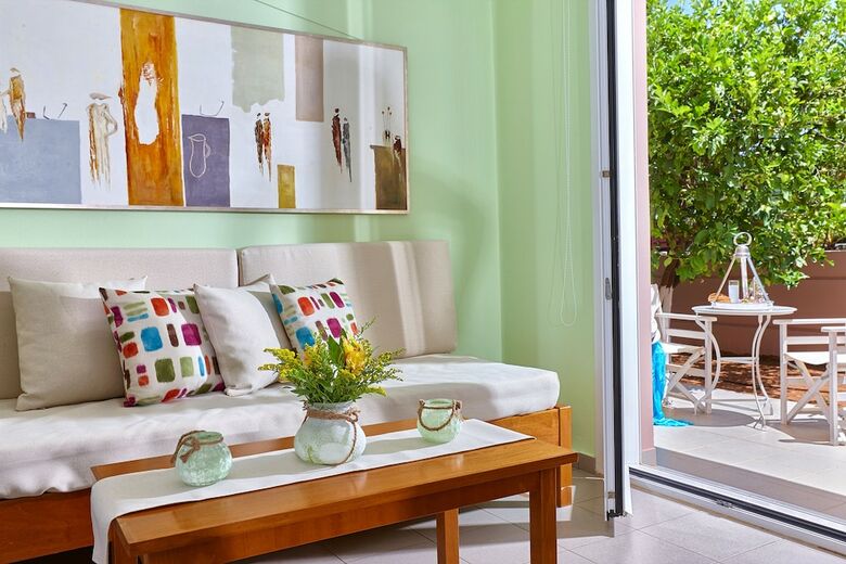 Everest Apartments