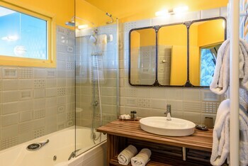 Baya Hotel & Spa