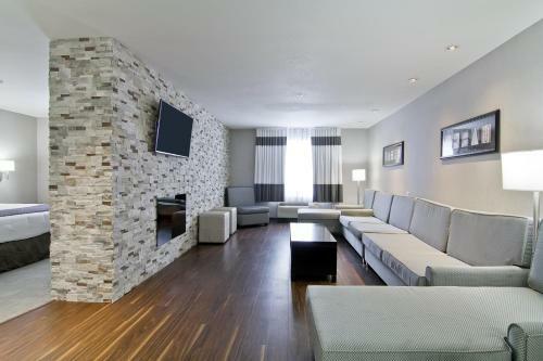 Hotel Home Inn & Suites