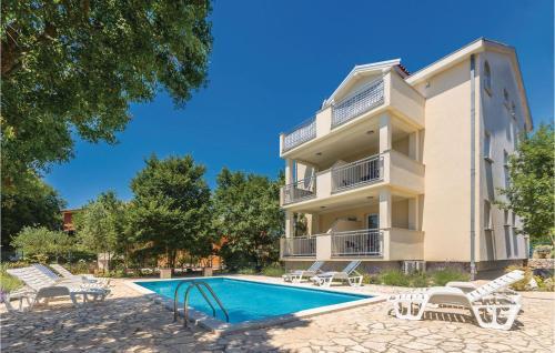 Apartment Pinezici 27
