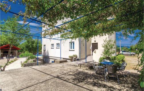 Apartment Pinezici 27