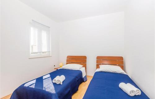 Apartment Pinezici 27