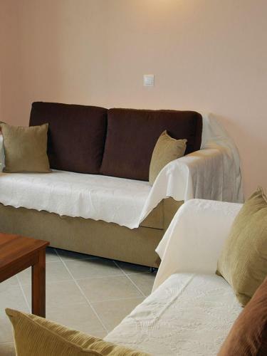 Karyon Apartments