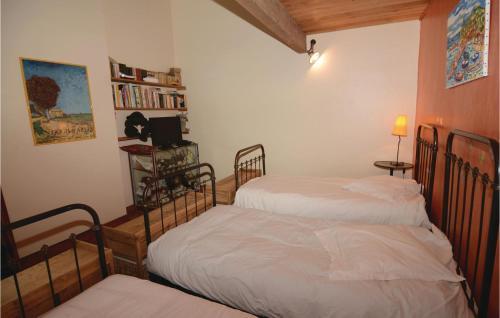 Holiday Home Mas De La Tour De Lubiere