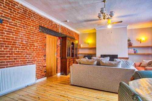 Aparthotel Easton Guest House And Apartments