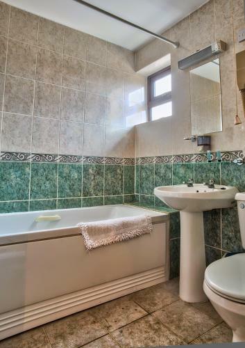 Aparthotel Easton Guest House And Apartments