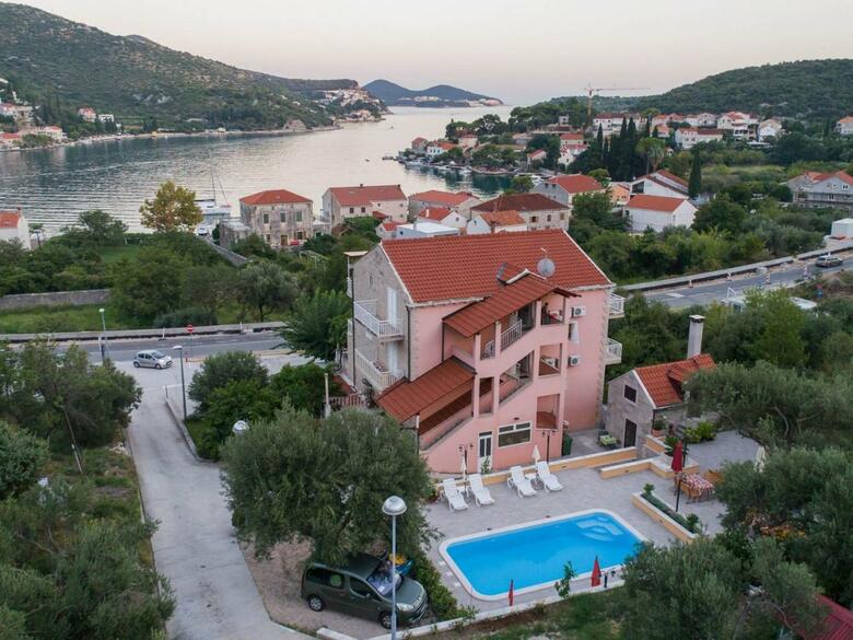 Apartments Njiric