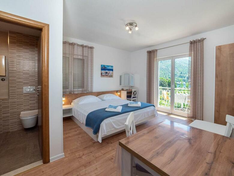 Apartments Njiric