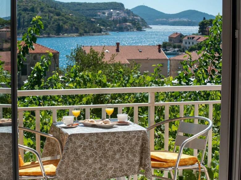 Apartments Njiric