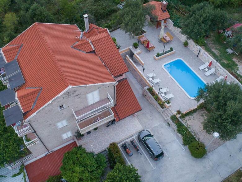 Apartments Njiric