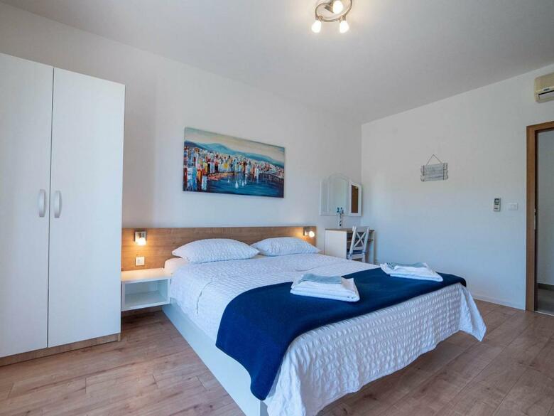 Apartments Njiric