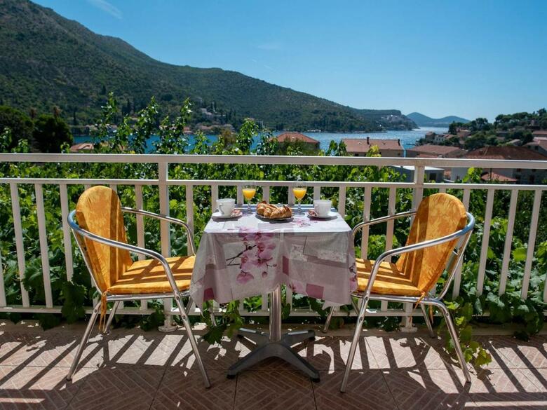 Apartments Njiric