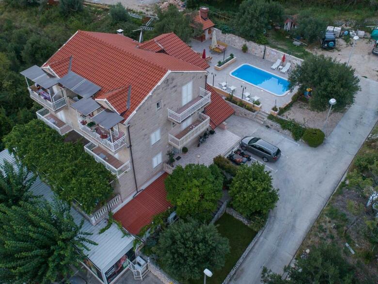 Apartments Njiric