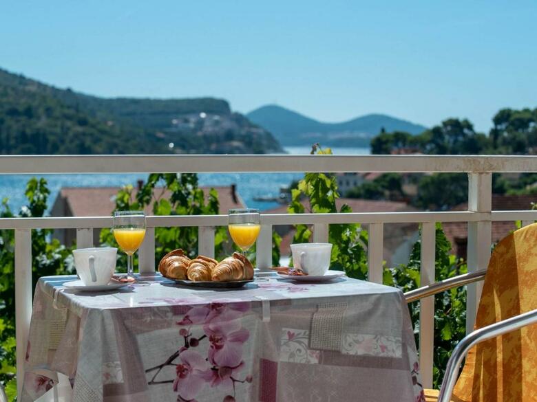 Apartments Njiric