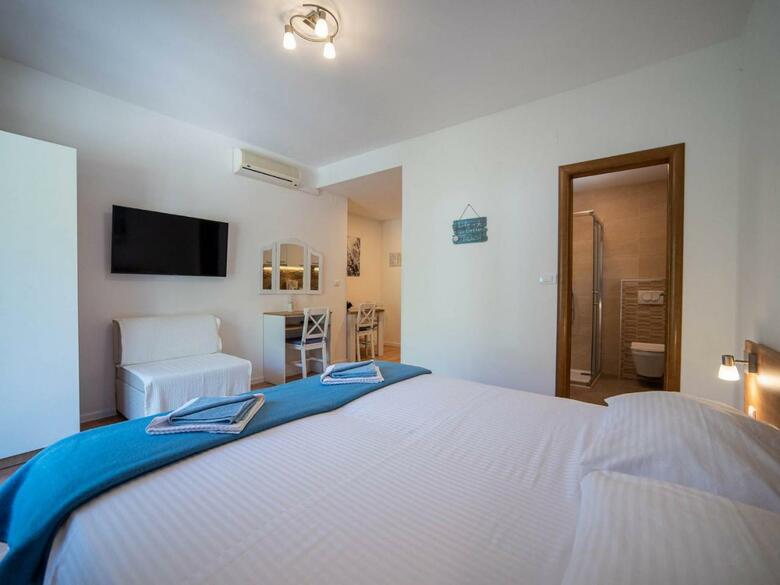 Apartments Njiric